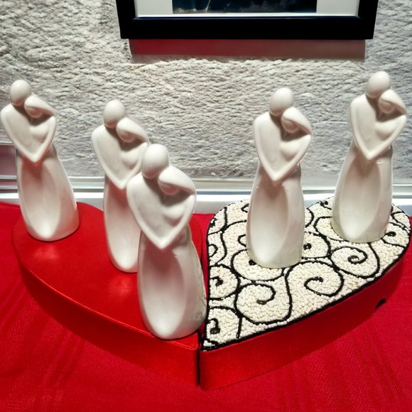 Loving Couple Ivory White Ceramic Figurine Wedding Favor Cake Topper Centerpiece - Picture 7 of 7